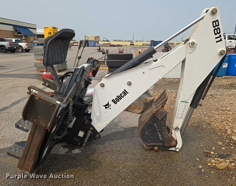 image for item DU6800 2004 Bobcat S220 skid steer loader