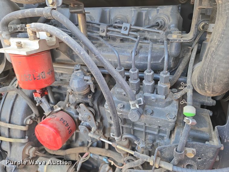 image for item DU6800 2004 Bobcat S220 skid steer loader