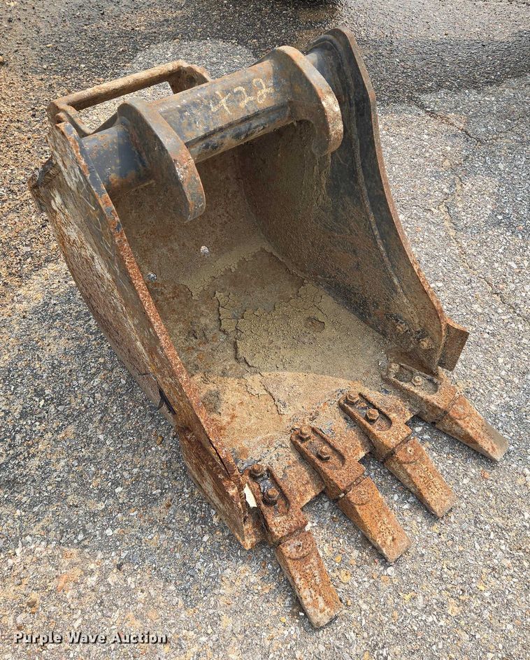 image for item DU6800 2004 Bobcat S220 skid steer loader