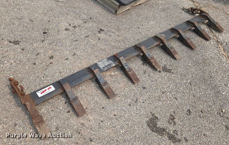 image for item DU6800 2004 Bobcat S220 skid steer loader