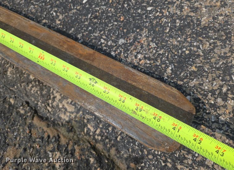 image for item DU6800 2004 Bobcat S220 skid steer loader