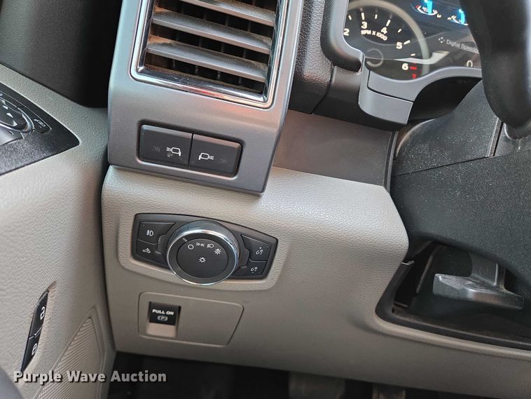 image for item DU6801 2020 Ford F150 XLT SuperCrew pickup truck