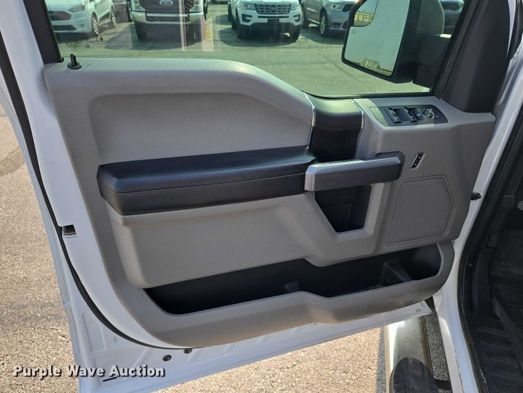 image for item DU6801 2020 Ford F150 XLT SuperCrew pickup truck