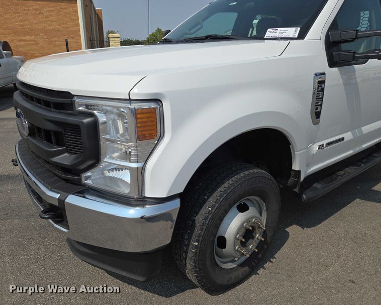 image for item DU6808 2020 Ford F350 Super Duty XL Crew Cab dump flatbed pickup truck