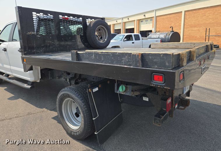 image for item DU6808 2020 Ford F350 Super Duty XL Crew Cab dump flatbed pickup truck