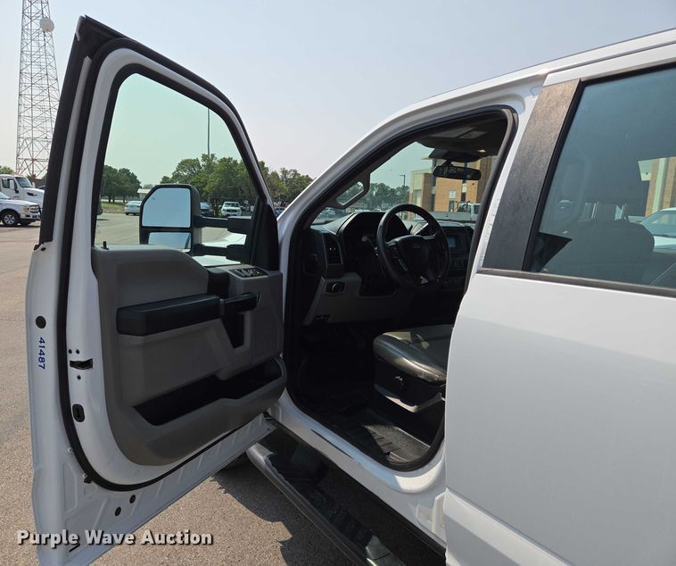 image for item DU6808 2020 Ford F350 Super Duty XL Crew Cab dump flatbed pickup truck