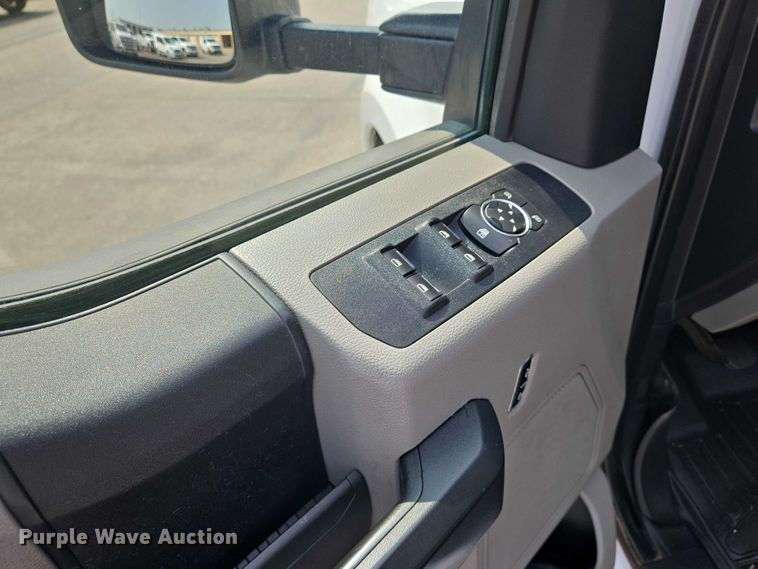 image for item DU6808 2020 Ford F350 Super Duty XL Crew Cab dump flatbed pickup truck