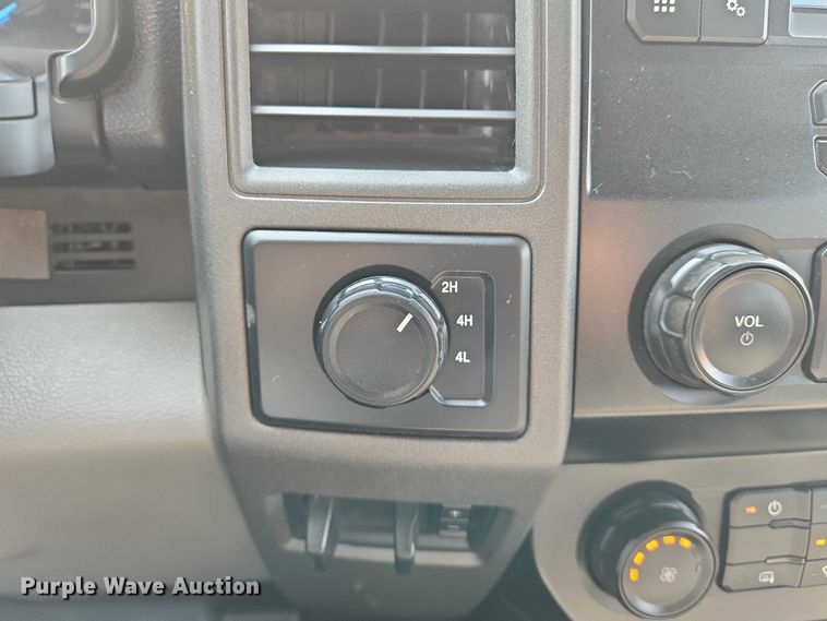 image for item DU6808 2020 Ford F350 Super Duty XL Crew Cab dump flatbed pickup truck