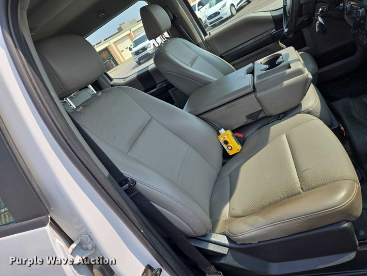 image for item DU6808 2020 Ford F350 Super Duty XL Crew Cab dump flatbed pickup truck