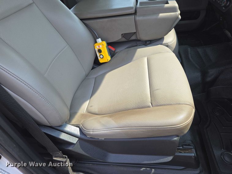 image for item DU6808 2020 Ford F350 Super Duty XL Crew Cab dump flatbed pickup truck