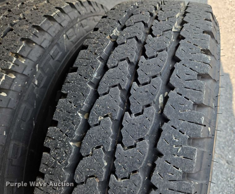 image for item DU6808 2020 Ford F350 Super Duty XL Crew Cab dump flatbed pickup truck