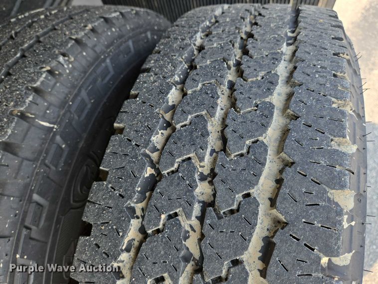 image for item DU6808 2020 Ford F350 Super Duty XL Crew Cab dump flatbed pickup truck