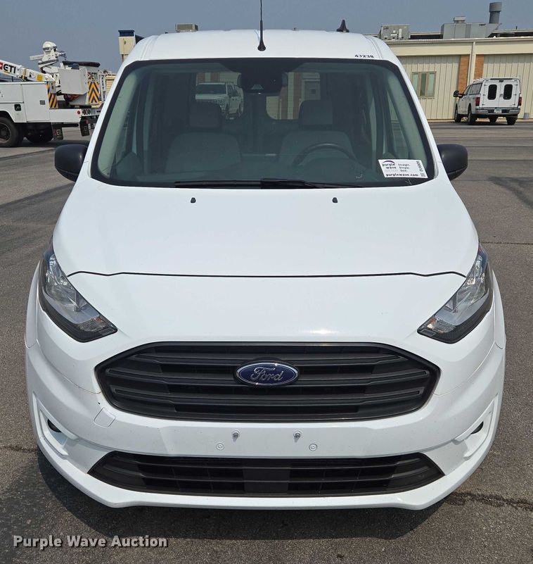 image for item DU6809 2022 Ford Transit Connect XLT van