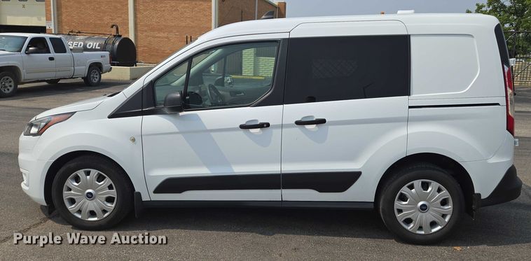 image for item DU6809 2022 Ford Transit Connect XLT van