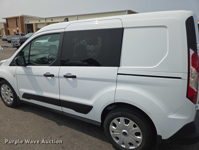 image for item DU6809 2022 Ford Transit Connect XLT van