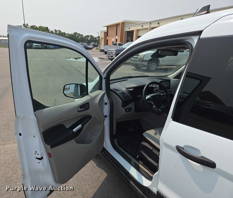 image for item DU6809 2022 Ford Transit Connect XLT van