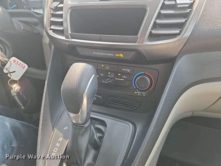 image for item DU6809 2022 Ford Transit Connect XLT van