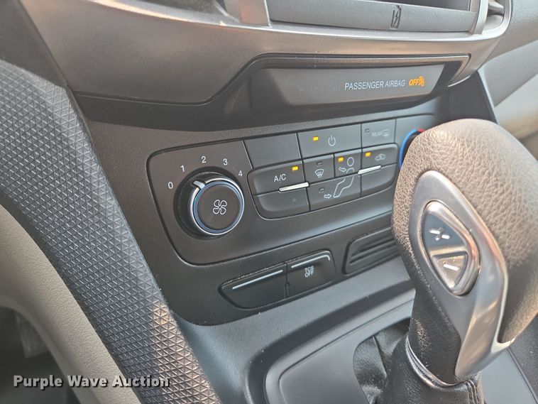 image for item DU6809 2022 Ford Transit Connect XLT van