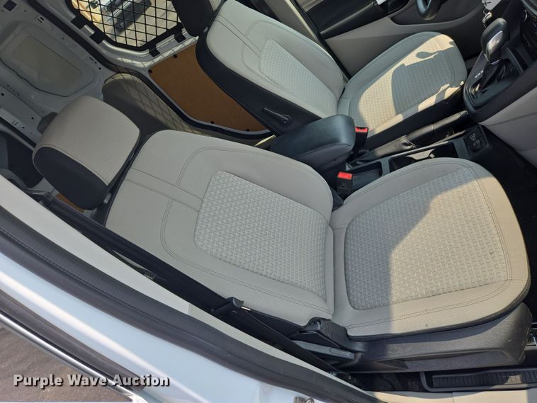 image for item DU6809 2022 Ford Transit Connect XLT van