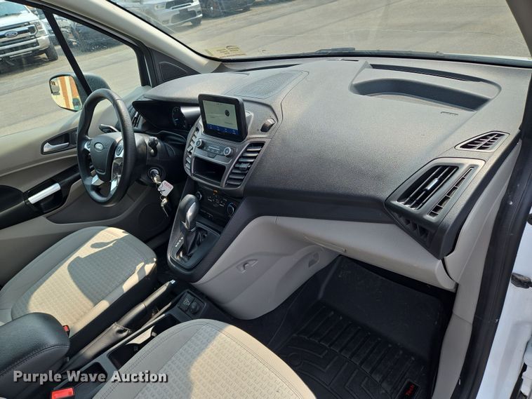 image for item DU6809 2022 Ford Transit Connect XLT van