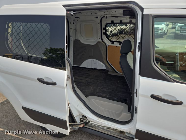 image for item DU6809 2022 Ford Transit Connect XLT van