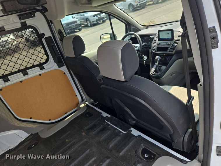 image for item DU6809 2022 Ford Transit Connect XLT van