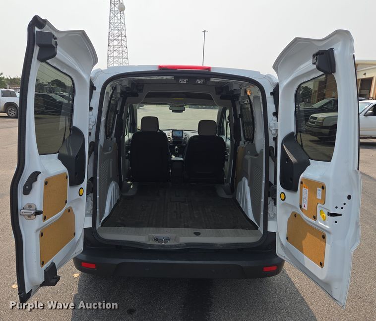 image for item DU6809 2022 Ford Transit Connect XLT van