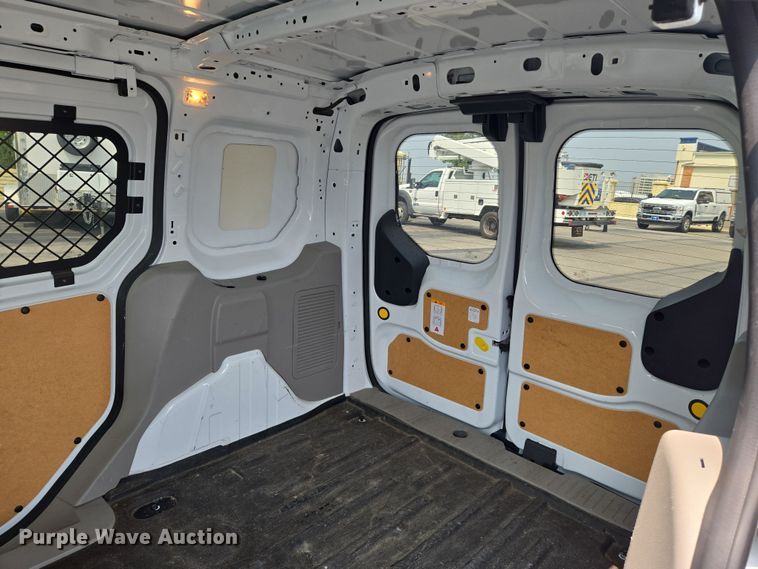 image for item DU6809 2022 Ford Transit Connect XLT van