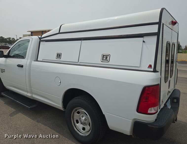 image for item DU6814 2019 RAM 1500 pickup truck