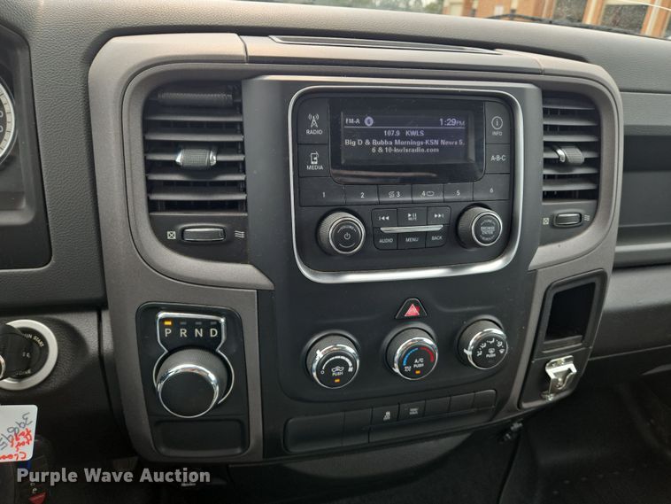 image for item DU6814 2019 RAM 1500 pickup truck