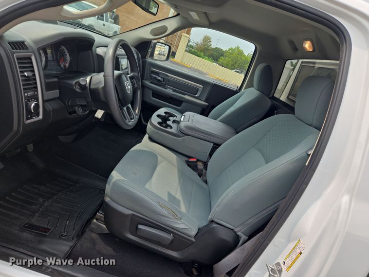 image for item DU6814 2019 RAM 1500 pickup truck