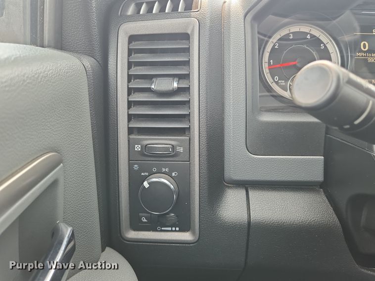 image for item DU6814 2019 RAM 1500 pickup truck