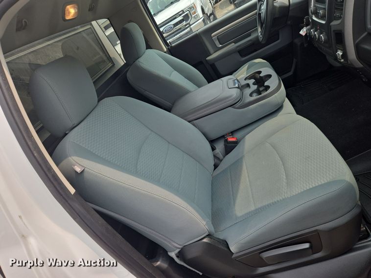 image for item DU6814 2019 RAM 1500 pickup truck