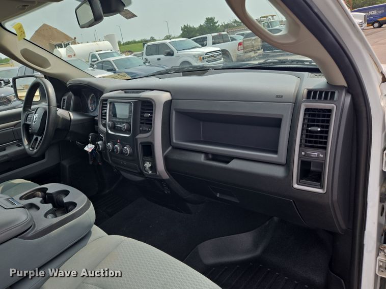 image for item DU6814 2019 RAM 1500 pickup truck