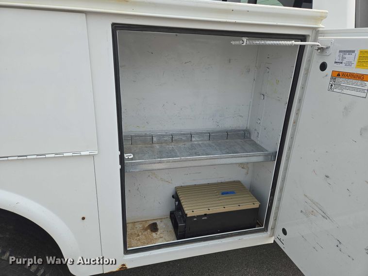 image for item DU6815 2019 Ford F250 Super Duty utility bed pickup truck