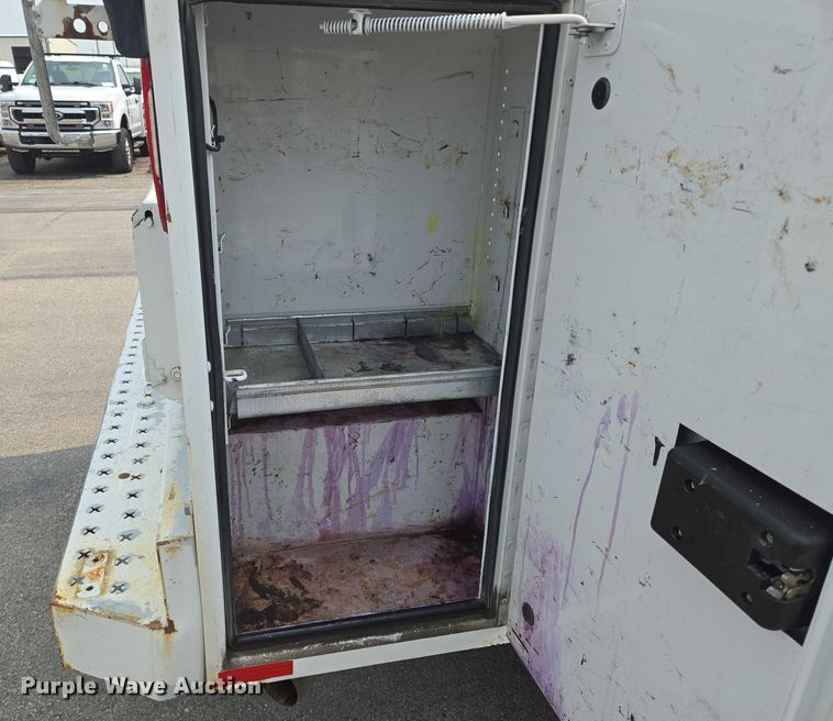 image for item DU6815 2019 Ford F250 Super Duty utility bed pickup truck