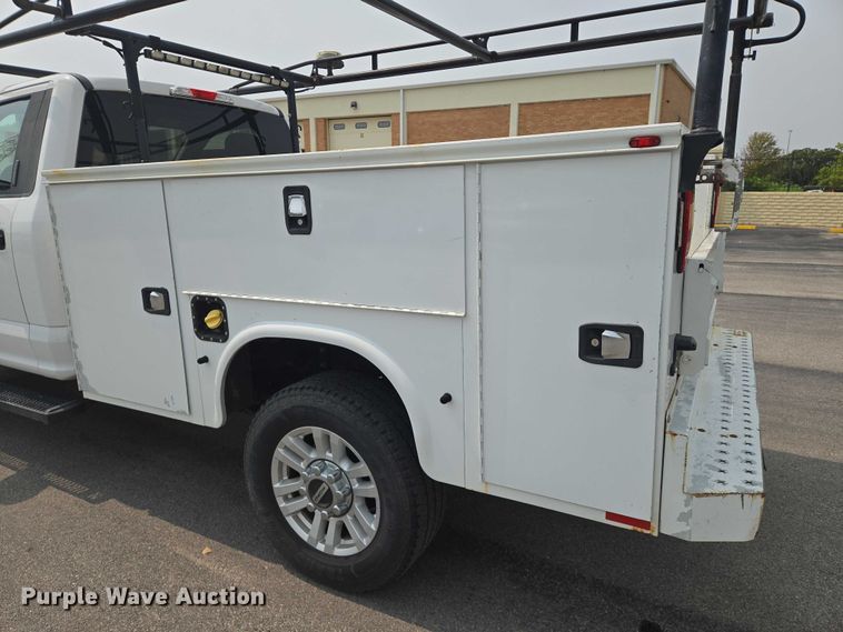 image for item DU6815 2019 Ford F250 Super Duty utility bed pickup truck