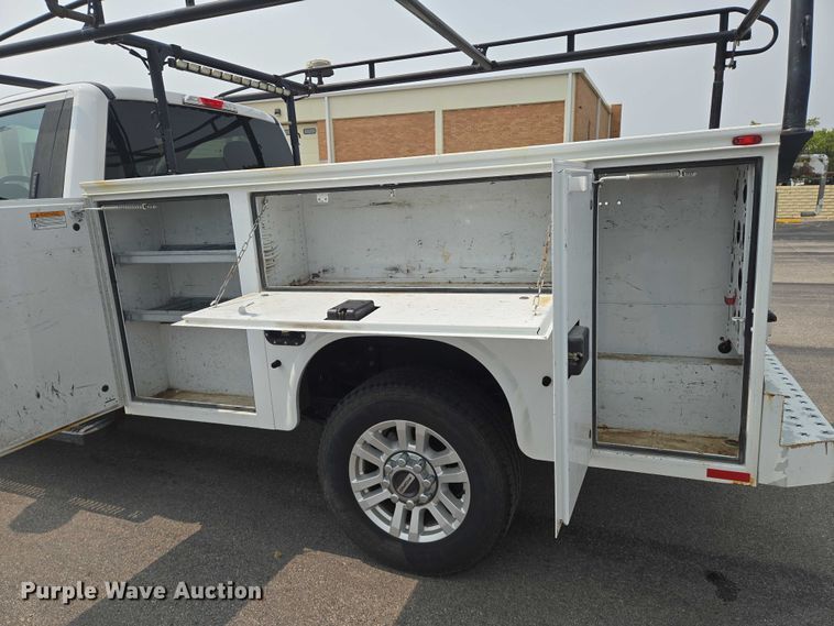 image for item DU6815 2019 Ford F250 Super Duty utility bed pickup truck