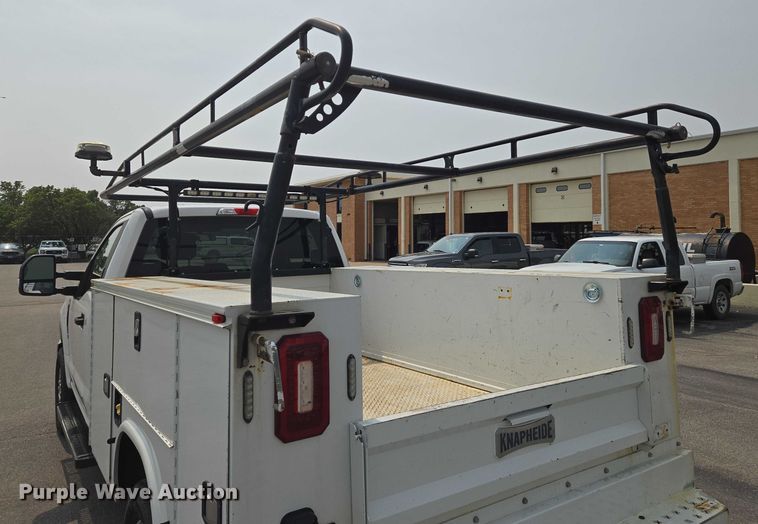 image for item DU6815 2019 Ford F250 Super Duty utility bed pickup truck