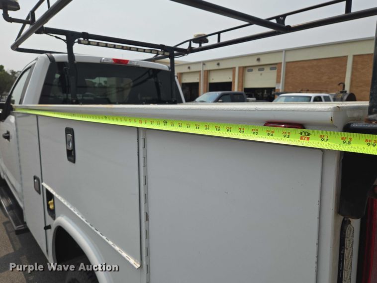 image for item DU6815 2019 Ford F250 Super Duty utility bed pickup truck