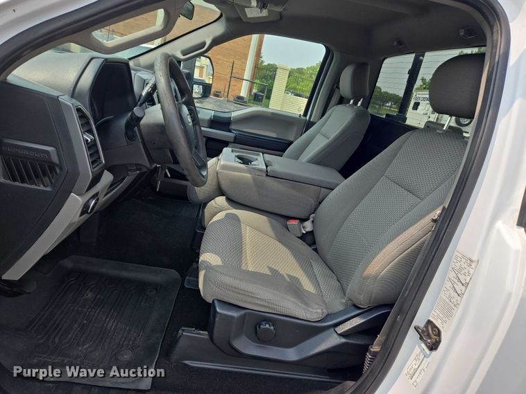 image for item DU6815 2019 Ford F250 Super Duty utility bed pickup truck