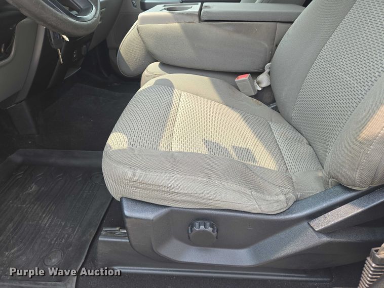 image for item DU6815 2019 Ford F250 Super Duty utility bed pickup truck