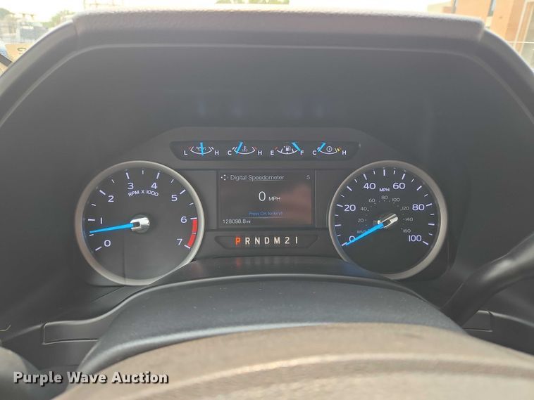 image for item DU6815 2019 Ford F250 Super Duty utility bed pickup truck