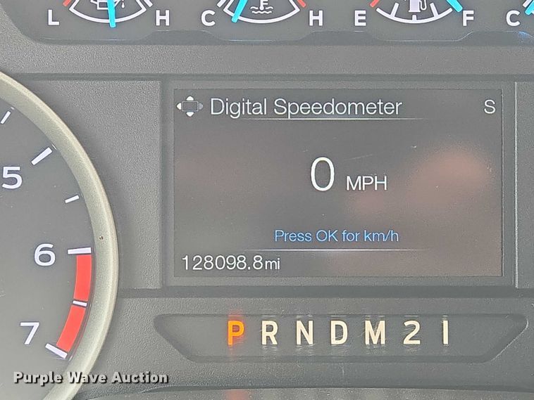 image for item DU6815 2019 Ford F250 Super Duty utility bed pickup truck