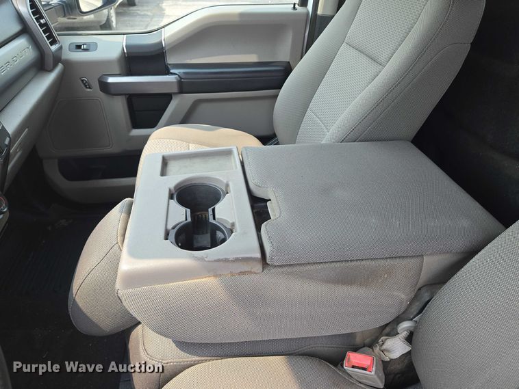 image for item DU6815 2019 Ford F250 Super Duty utility bed pickup truck