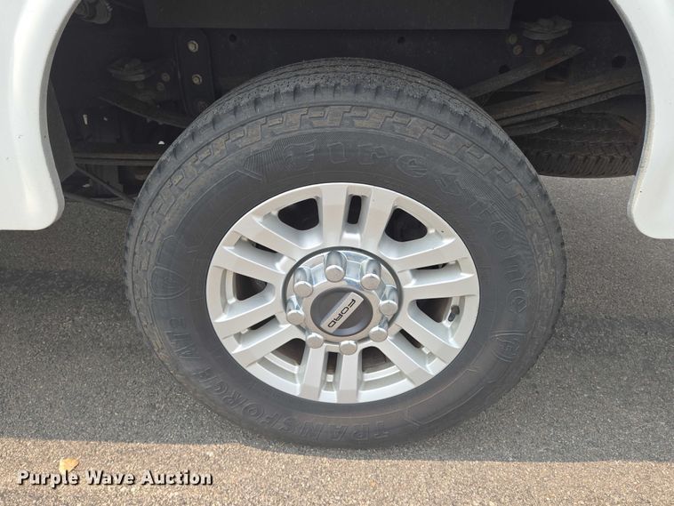 image for item DU6815 2019 Ford F250 Super Duty utility bed pickup truck