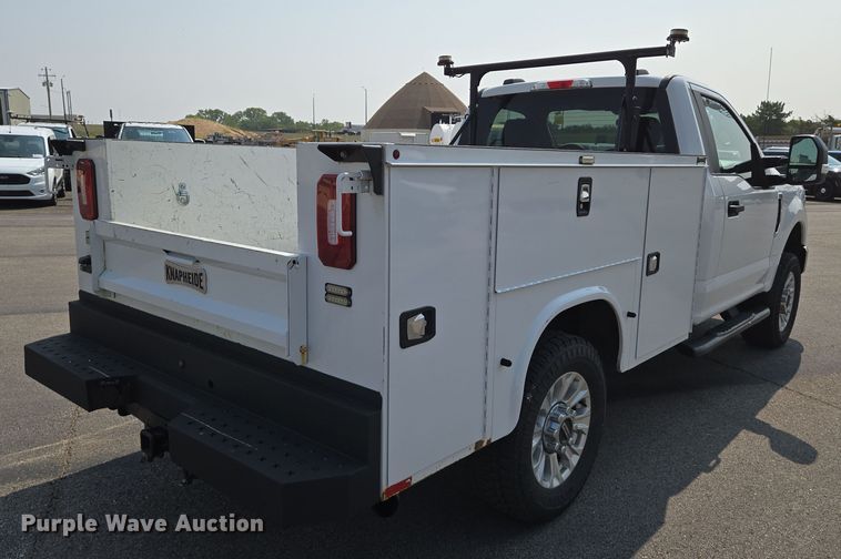 image for item DU6817 2020 Ford F250 Super Duty utility bed pickup truck