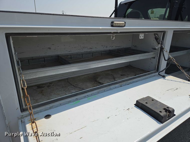 image for item DU6817 2020 Ford F250 Super Duty utility bed pickup truck