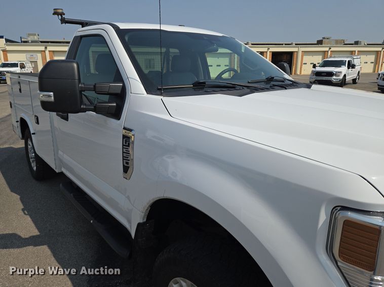 image for item DU6817 2020 Ford F250 Super Duty utility bed pickup truck