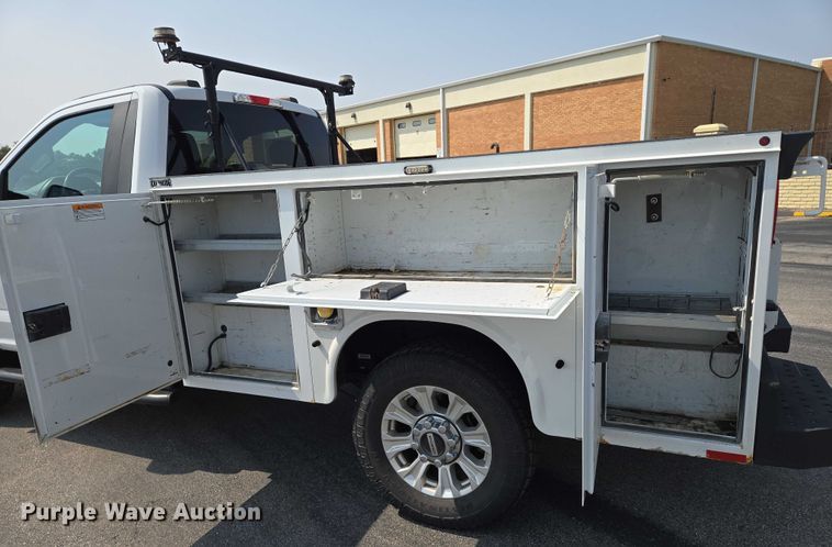 image for item DU6817 2020 Ford F250 Super Duty utility bed pickup truck